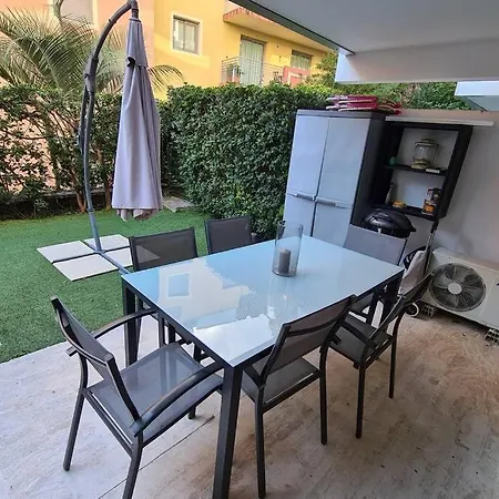 Apartment Le Lodge, T2 Classe 3 Etoiles Avec Jardin, Parking, Piscine & A 2 Pas Menton