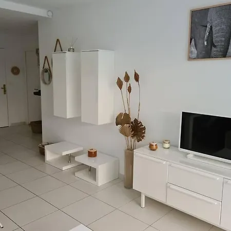 Apartmán Le Lodge, T2 Classe 3 Etoiles Avec Jardin, Parking, Piscine & A 2 Pas Menton