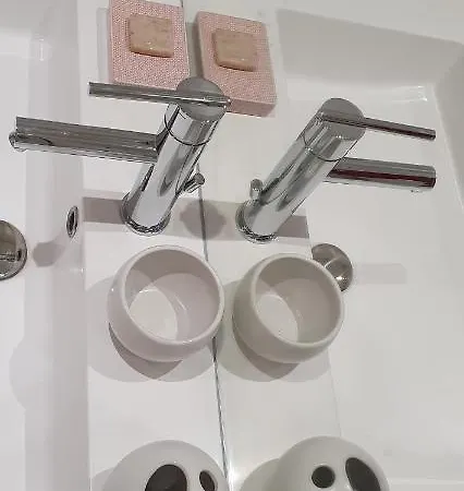 Le Lodge, T2 Classe 3 Etoiles Avec Jardin, Parking, Piscine & A 2 Pas דירה