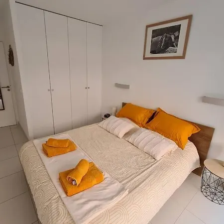 Le Lodge, T2 Classe 3 Etoiles Avec Jardin, Parking, Piscine & A 2 Pas