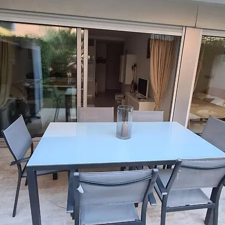 Le Lodge, T2 Classe 3 Etoiles Avec Jardin, Parking, Piscine & A 2 Pas דירה